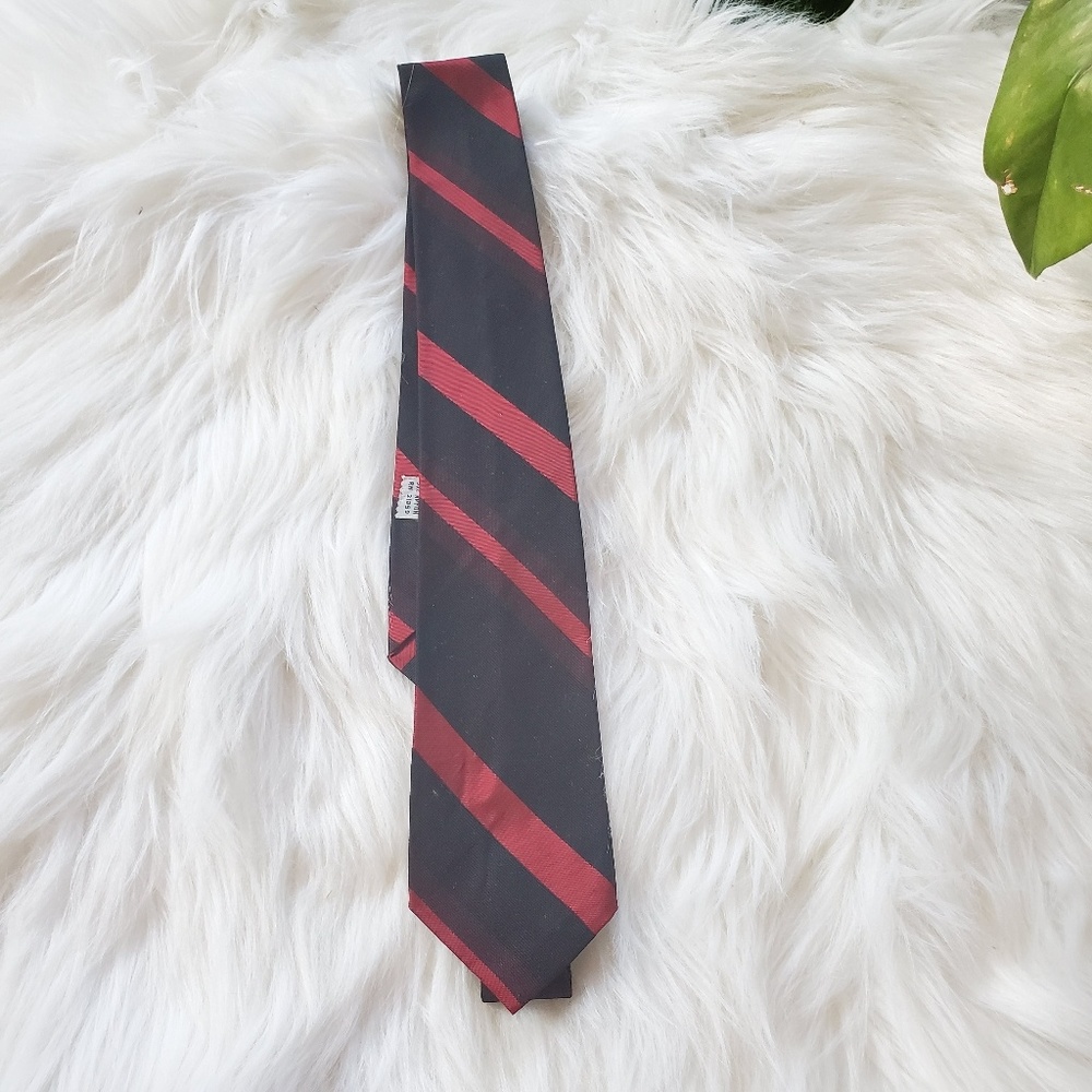 Vintage Red & Black Diagonal Striped Men's Neck Tie